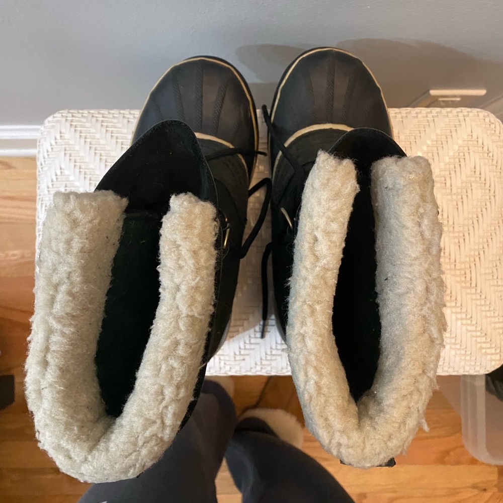 Sorel Caribou Black and Cream Snow Boots - Picture 4 of 6